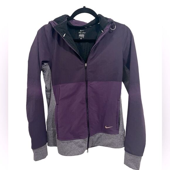 Nike fitted running jacket - Picture 1 of 4